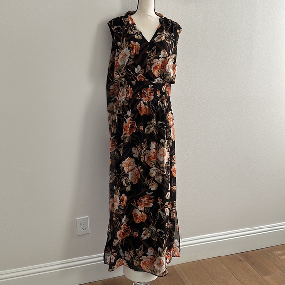 WHBM| Terrace & Black Floral Tiger Tie-Neck Maxi Dress, size M. - Picture 4 of 6